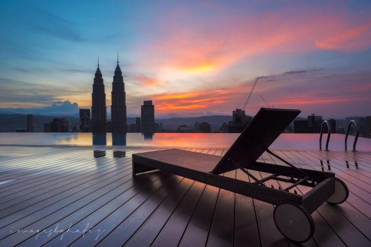 Klcc Inifinity Pool - The Regalia Residences & Suites By Kl Minsu Kuala Lumpur Dış mekan fotoğraf