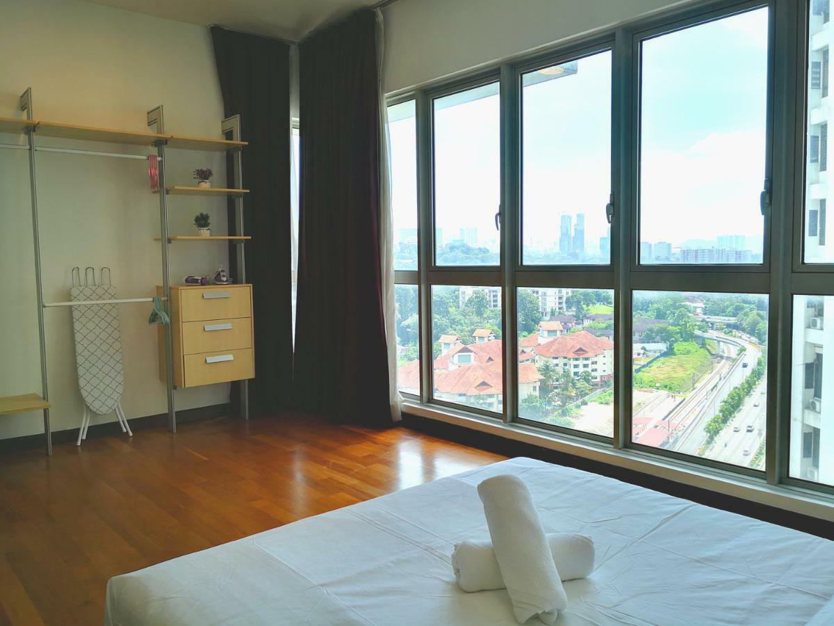 Klcc Inifinity Pool - The Regalia Residences & Suites By Kl Minsu Kuala Lumpur Dış mekan fotoğraf