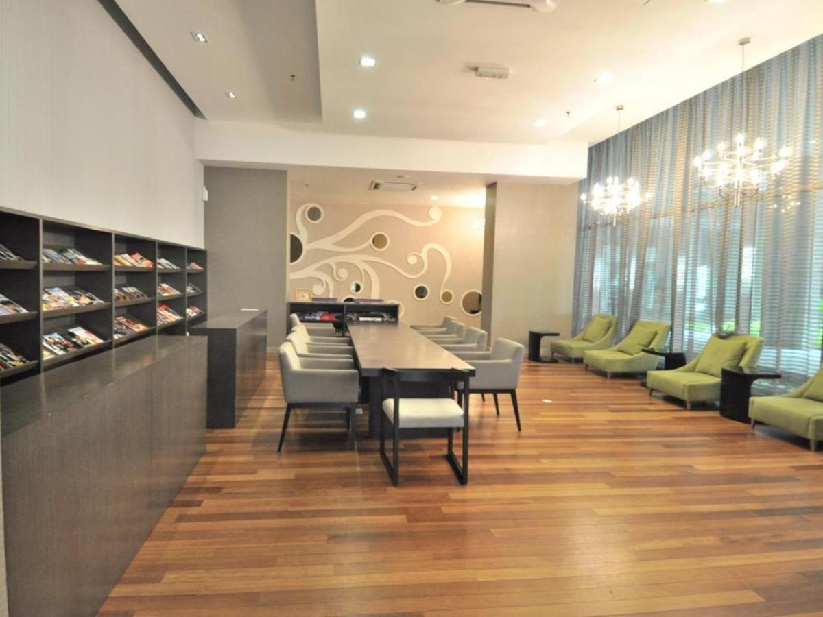 Klcc Inifinity Pool - The Regalia Residences & Suites By Kl Minsu Kuala Lumpur Dış mekan fotoğraf
