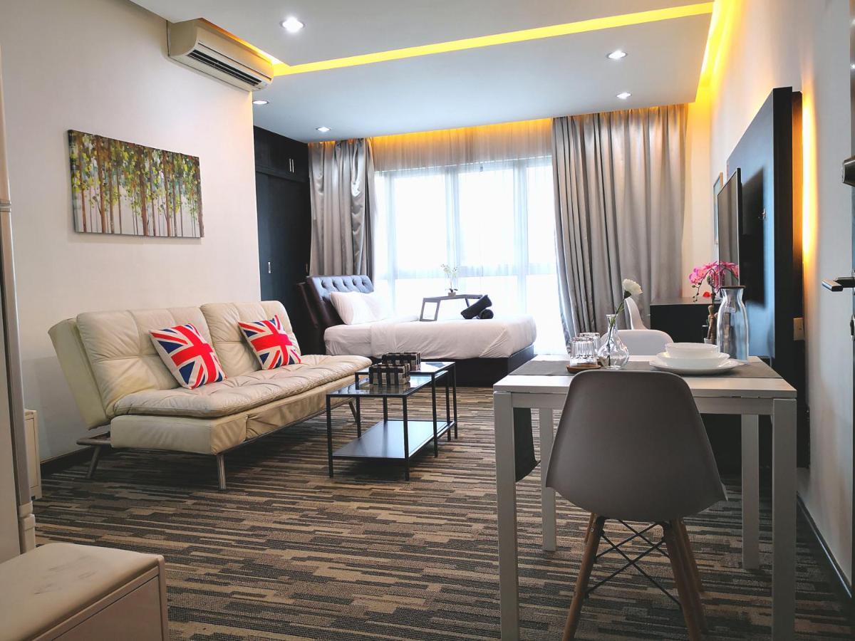 Klcc Inifinity Pool - The Regalia Residences & Suites By Kl Minsu Kuala Lumpur Dış mekan fotoğraf